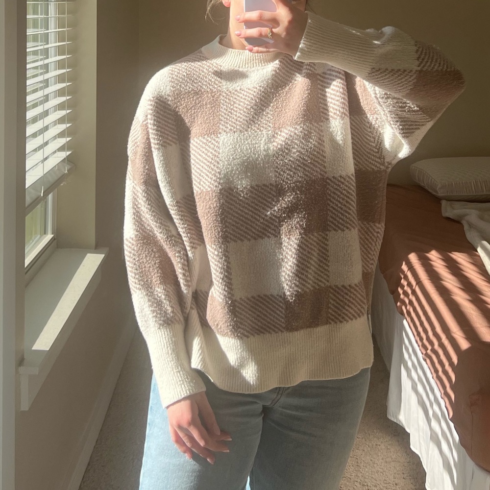Abercrombie & Fitch Oversized Ivory & Light Brown Check Plaid Sweater (size M)